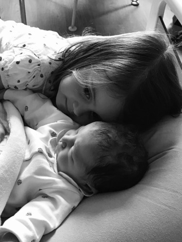 Norah Pouneau et sa soeur Chloé Norah Pouneau et sa soeur Chloé